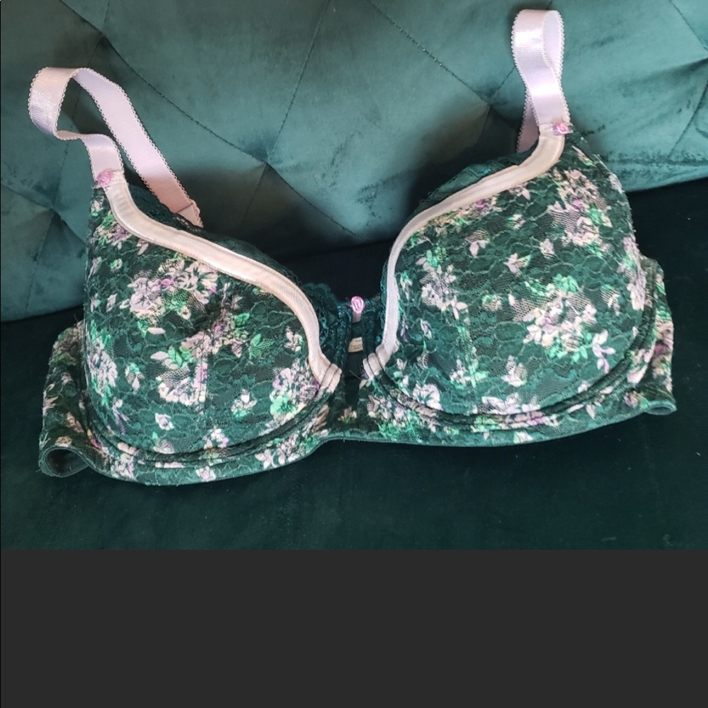 ADORE ME - EUC Bra (38DDD/F)